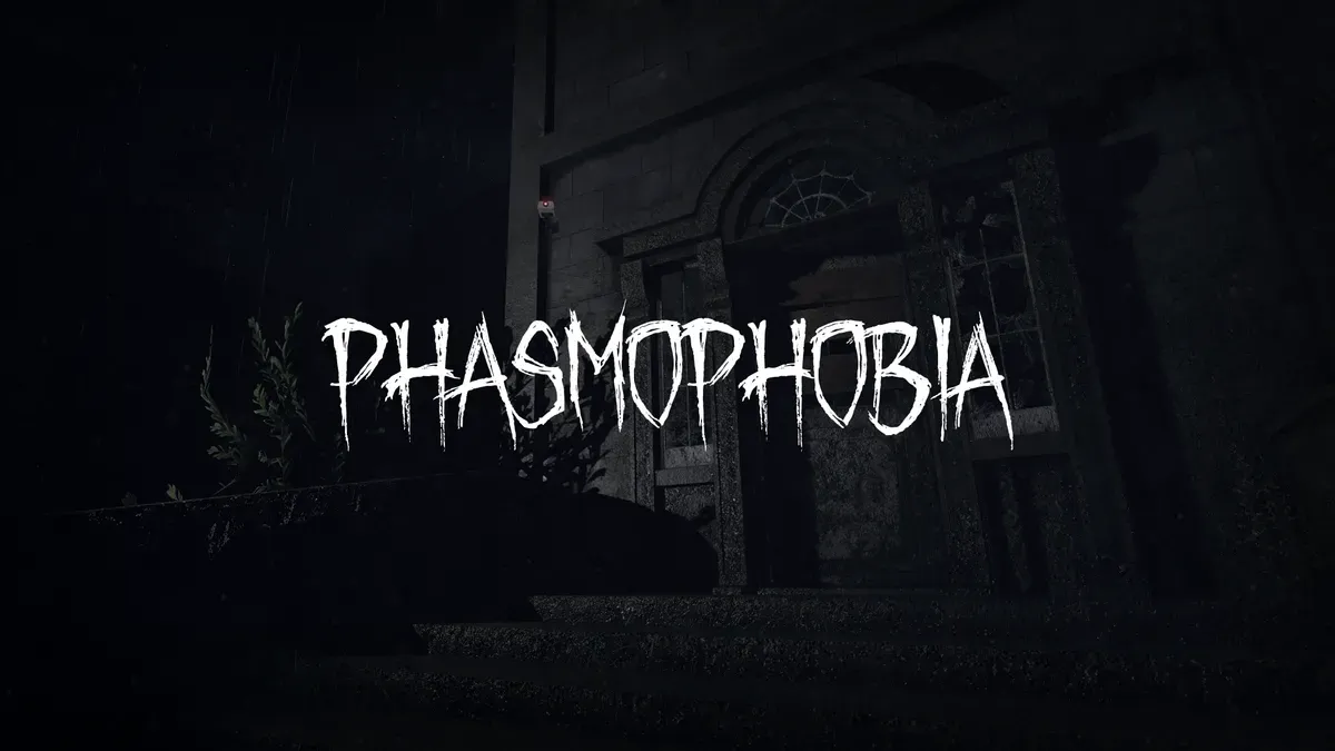 Phasmophobia game screenshot showing ghostly apparitions in a haunted location