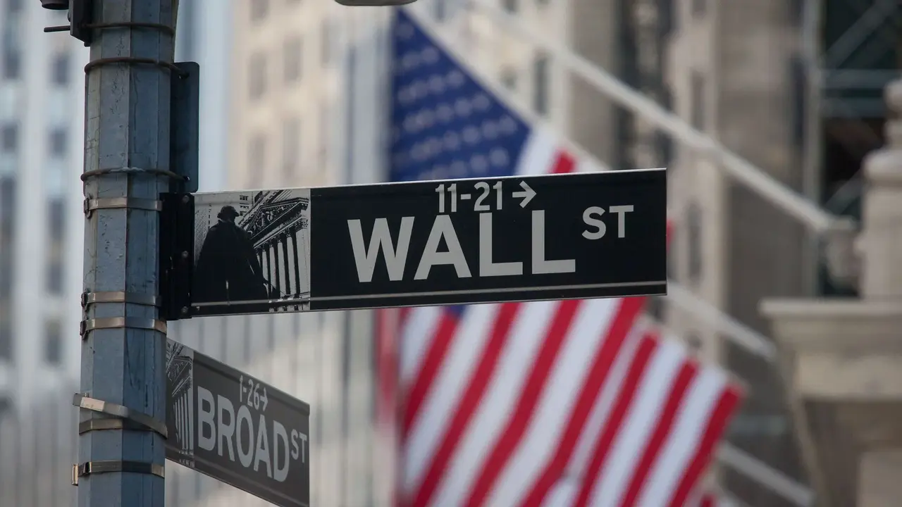 Wall Street's Capital Relief: Fed Cuts Requirements 4.8%, Freeing Billions for Buybacks